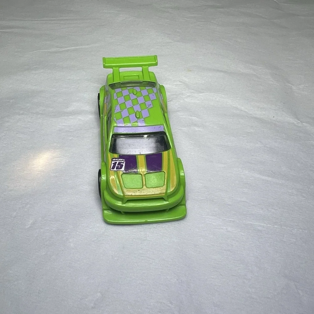 2015 Hot Wheels Walmart 3/6 Happy Easter Series AMAZOOM Green w/Gold‎ Pr5 Spokes